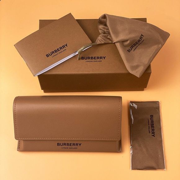 Burberry BE4344 Daisy 300187 Sunglasses Black Gray Square Women - Picture 11 of 11